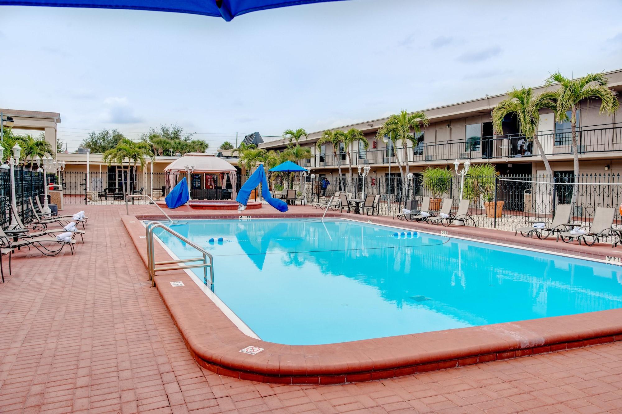 Hotel Super 8 By Wyndham San Petersburgo Exterior foto